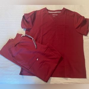 Brand New Fabletics scrub set (Size XL)